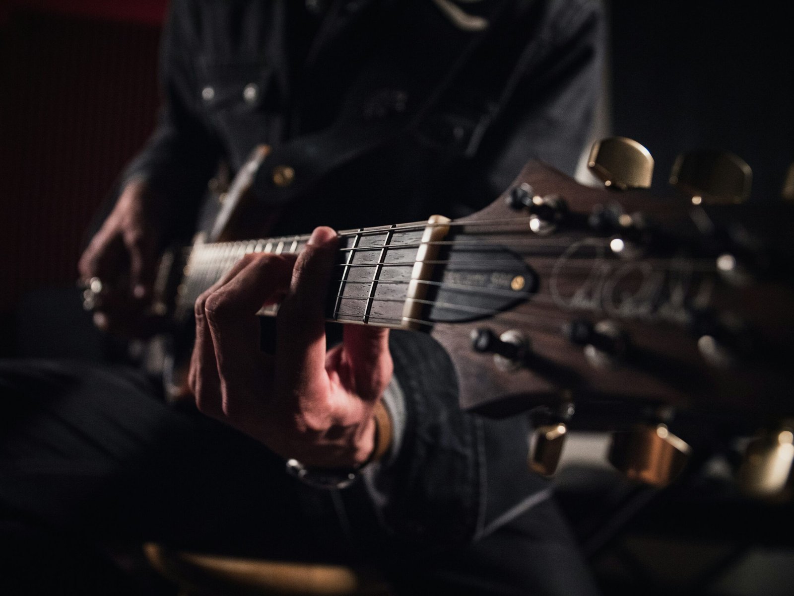 tout comme le graphisme, la guitare est une de mes influences